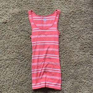 Fitted coral stripe tank